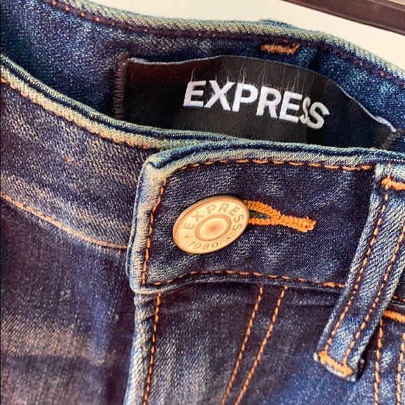 Woman’s Relaxed Low Rise Jean Shorts - Picture 3 of 5